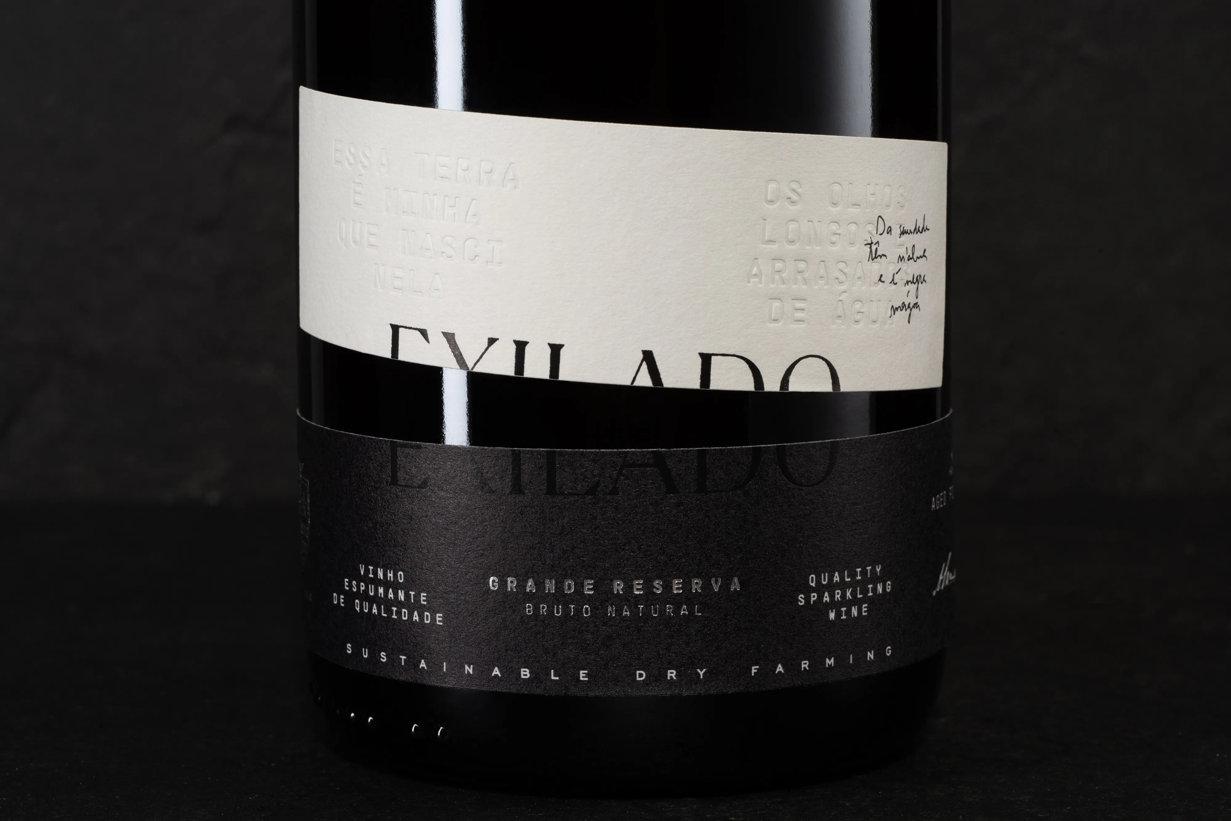 Rótulo "Exilado"